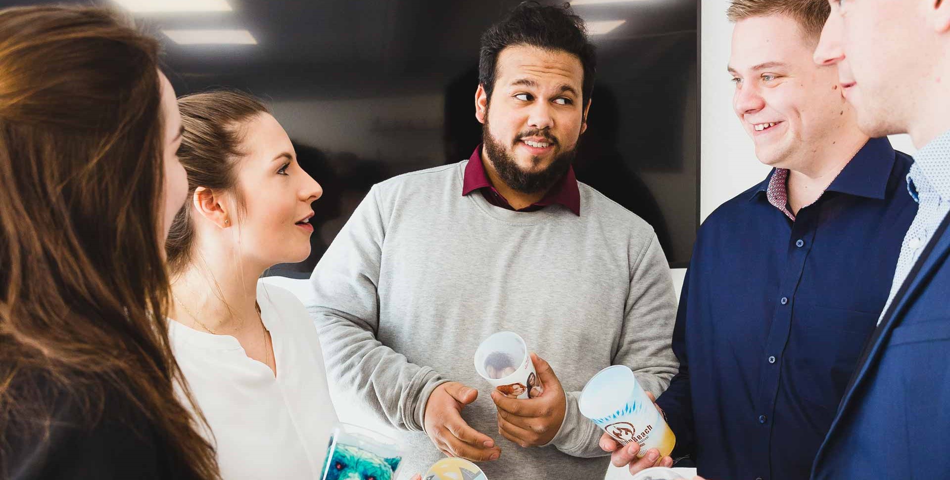 Gobelets réutilisables personnalisés avec logo chez cupstorys.be